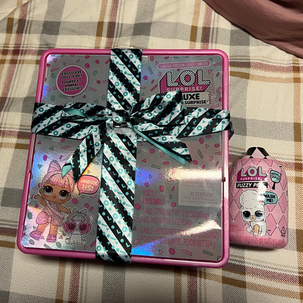 Lol Surprise Deluxe Present Surprise Bundle